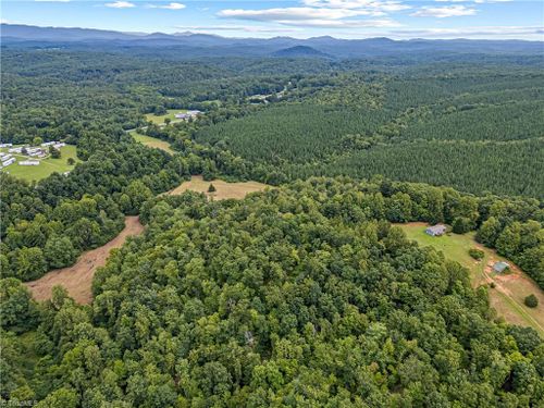 1467 Indian Hollow Cir, Stuart, VA, 24171-1569 | Card Image