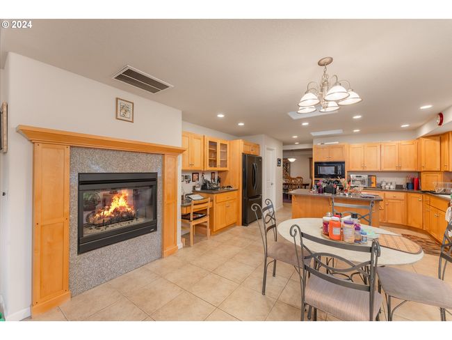 217 Christopher Ct, House other with 3 bedrooms, 2 bathrooms and 2 parking in Winchester OR | Image 6