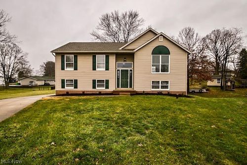 2391 Libra Cir Sw, Canton, OH, 44706-2068 | Card Image