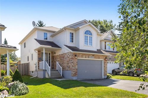 209 Sunny Meadow Crt, Kitchener, ON, N2N3R3 | Card Image