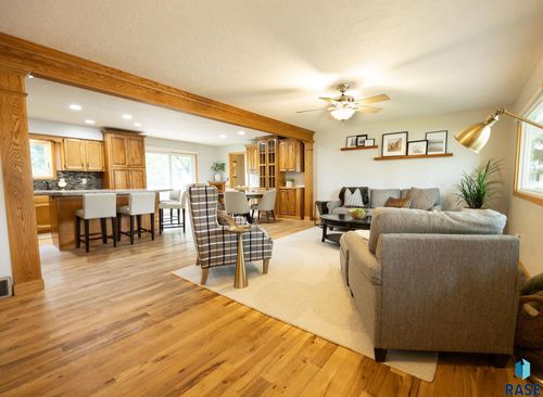 1609 E Sylvan Cir Circle, Brandon, SD, 57005 | Card Image
