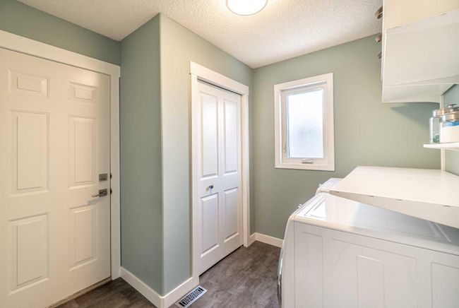 59 Schooner Close Nw, Home with 4 bedrooms, 3 bathrooms and 4 parking in Calgary AB | Image 12