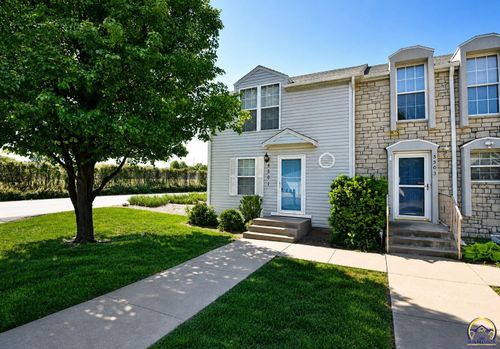 5501 Sw Chapella St, Topeka, KS, 66614 | Card Image