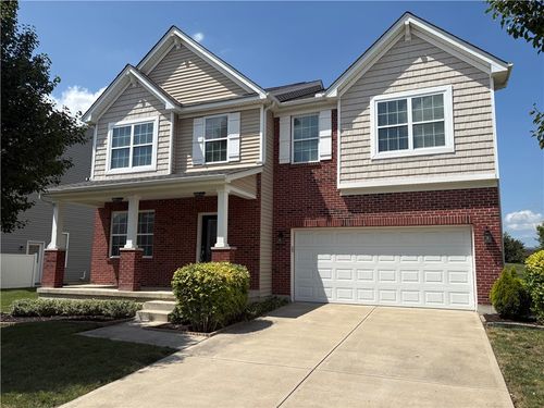 2571 Sunset Maple Dr, Tipp City, OH, 45371-8110 | Card Image