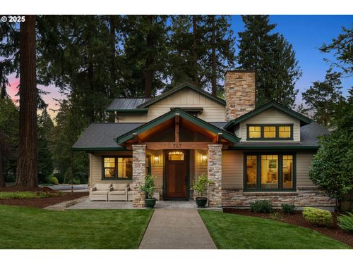 767 10th St, Lake Oswego, OR, 97034-1709 | Card Image