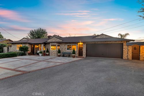 10565 Mahoney Dr, Shadow Hills, CA, 91040-1215 | Card Image