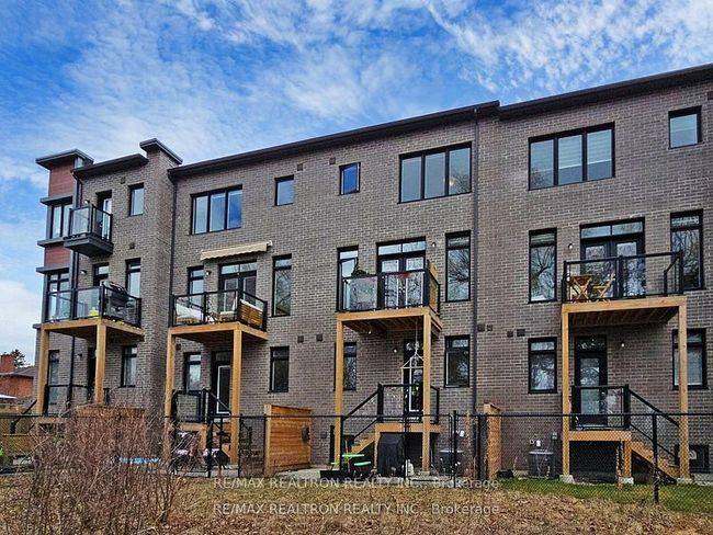 10 Shatner Trnabt, House attached with 3 bedrooms, 4 bathrooms and 1 parking in Vaughan ON | Image 30