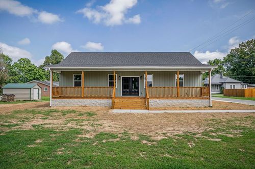 403 N Mountain St, Smithville, TN, 37166-1308 | Card Image