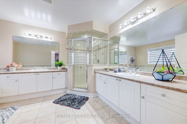 62 Saffron Cres, House other with 6 bedrooms, 5 bathrooms and 4 parking in Brampton ON | Image 24