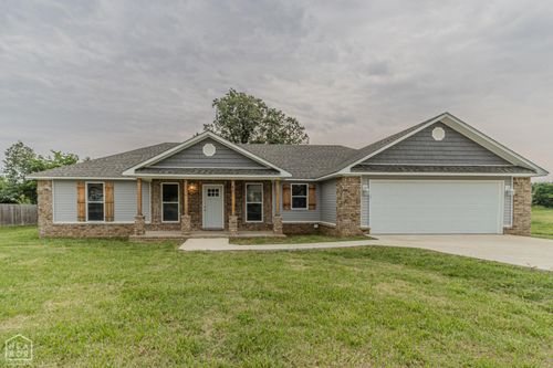 80 James Devaughn Dr, Paragould, AR, 72450-8407 | Card Image