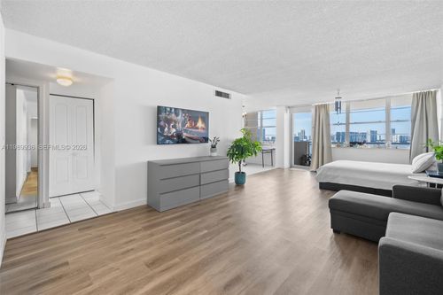 apt-915-250 174th St, Sunny Isles Beach, FL, 33160-5382 | Card Image