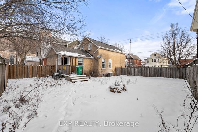 209 Rubidge St, House other with 5 bedrooms, 2 bathrooms and 1 parking in Peterborough ON | Image 16