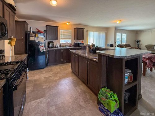 389 Rustic Ln N, Belleville, MI, 48111-9790 | Card Image