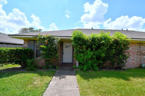 9458-9458 Neuens Rd, Houston, TX, 77080-7326 | Card Image