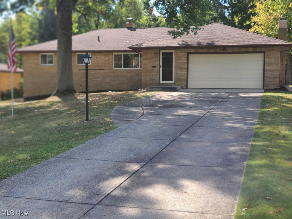 Vezber Dr, Seven Hills, OH 44131
