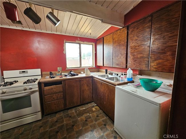 8423 Mammoth Ave, House other with 2 bedrooms, 1 bathrooms and 1 parking in Panorama City CA | Image 4