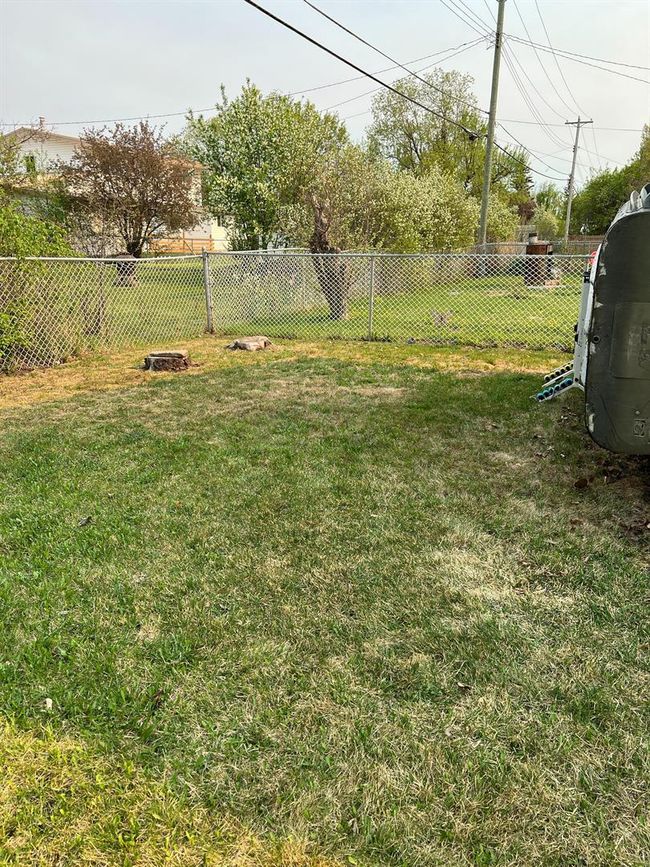 8609 100 St, House detached with 3 bedrooms, 2 bathrooms and 4 parking in Grande Prairie AB | Image 27