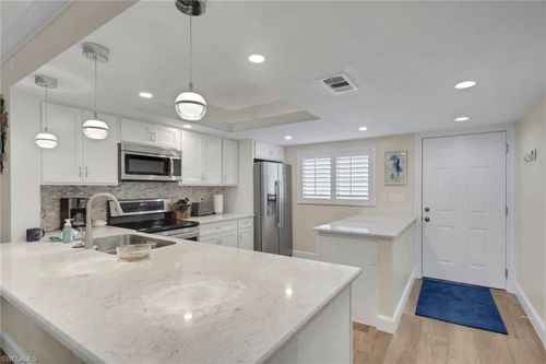 305-134 Cypress Way E, NAPLES, FL, 34110-9226 | Card Image