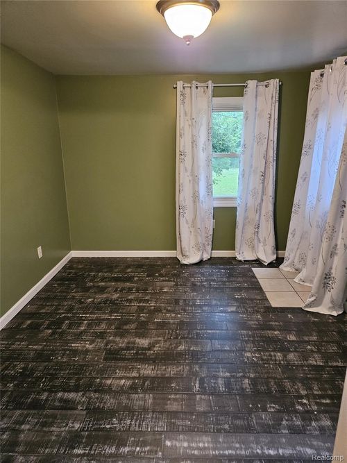 611 Beck Ave, Owosso, MI, 48867-3809 | Card Image