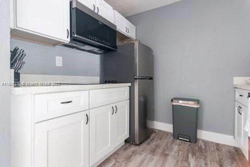 apt-b-160 Ne 142nd St, Miami, FL, 33161-2879 | Card Image
