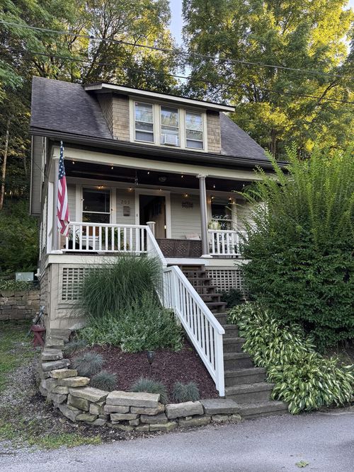 203 East 5th Aly, Oil City, PA, 16301 | Card Image
