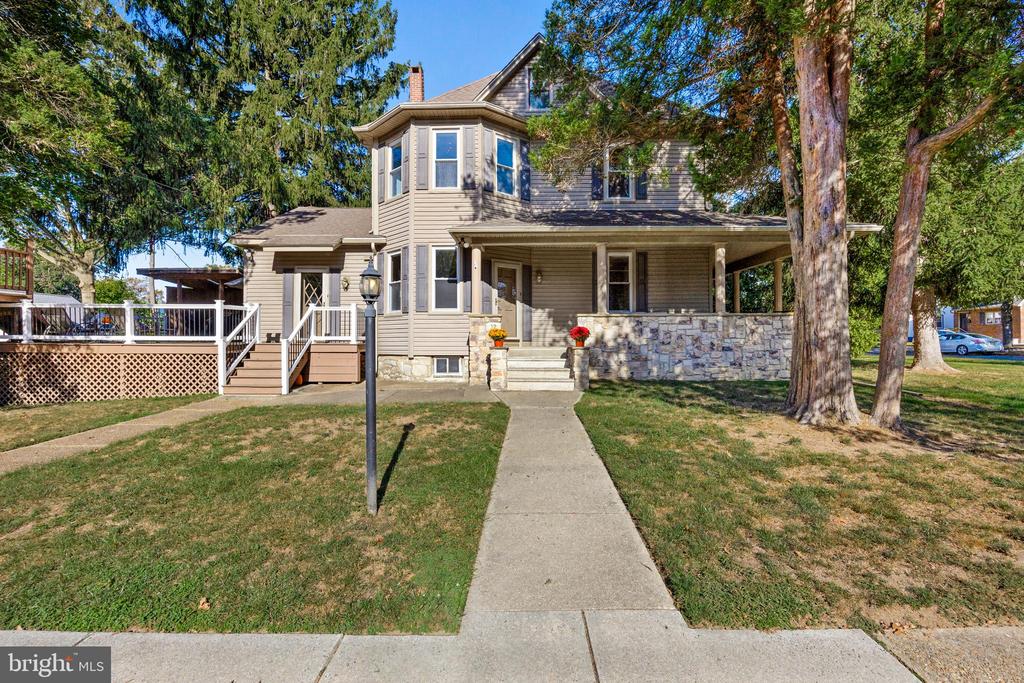 8th Ave, Haddon Heights, NJ 08035