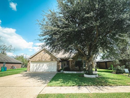 1102 N Shepherd Dr, Baytown, TX, 77520-5840 | Card Image