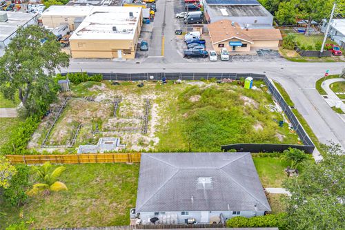 3250 Ne 3rd Ave, Oakland Park, FL, 33334-2120 | Card Image