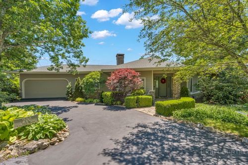 200 Longview Dr, Blowing Rock, NC, 28605-9524 | Card Image