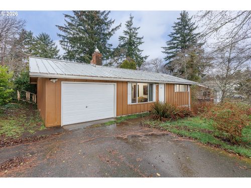 906/916 Ne Douglas St, Newport, OR, 97365 | Card Image