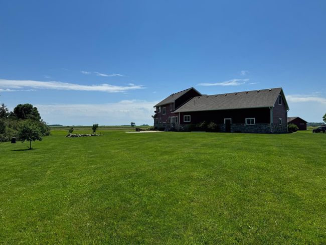 Yard from NE corner | Image 5