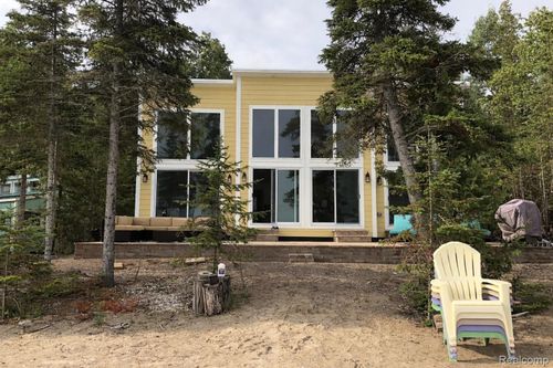 10094 Raven Dr, Millersburg, MI, 49759-9797 | Card Image