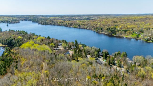 1092 Briscoe Dr, House other with 3 bedrooms, 2 bathrooms and 6 parking in Algonquin Highlands ON | Image 46