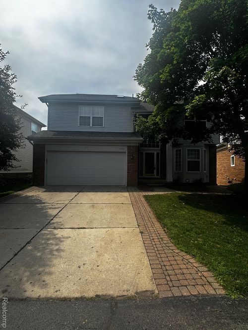3189 Silverbrook Dr, Oakland Twp, MI, 48306-4702 | Card Image