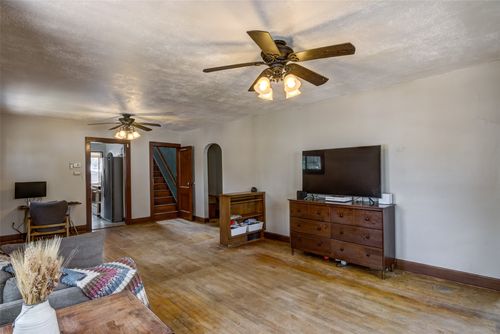 523 W Elm Street, Chippewa Falls, WI, 54729 | Card Image