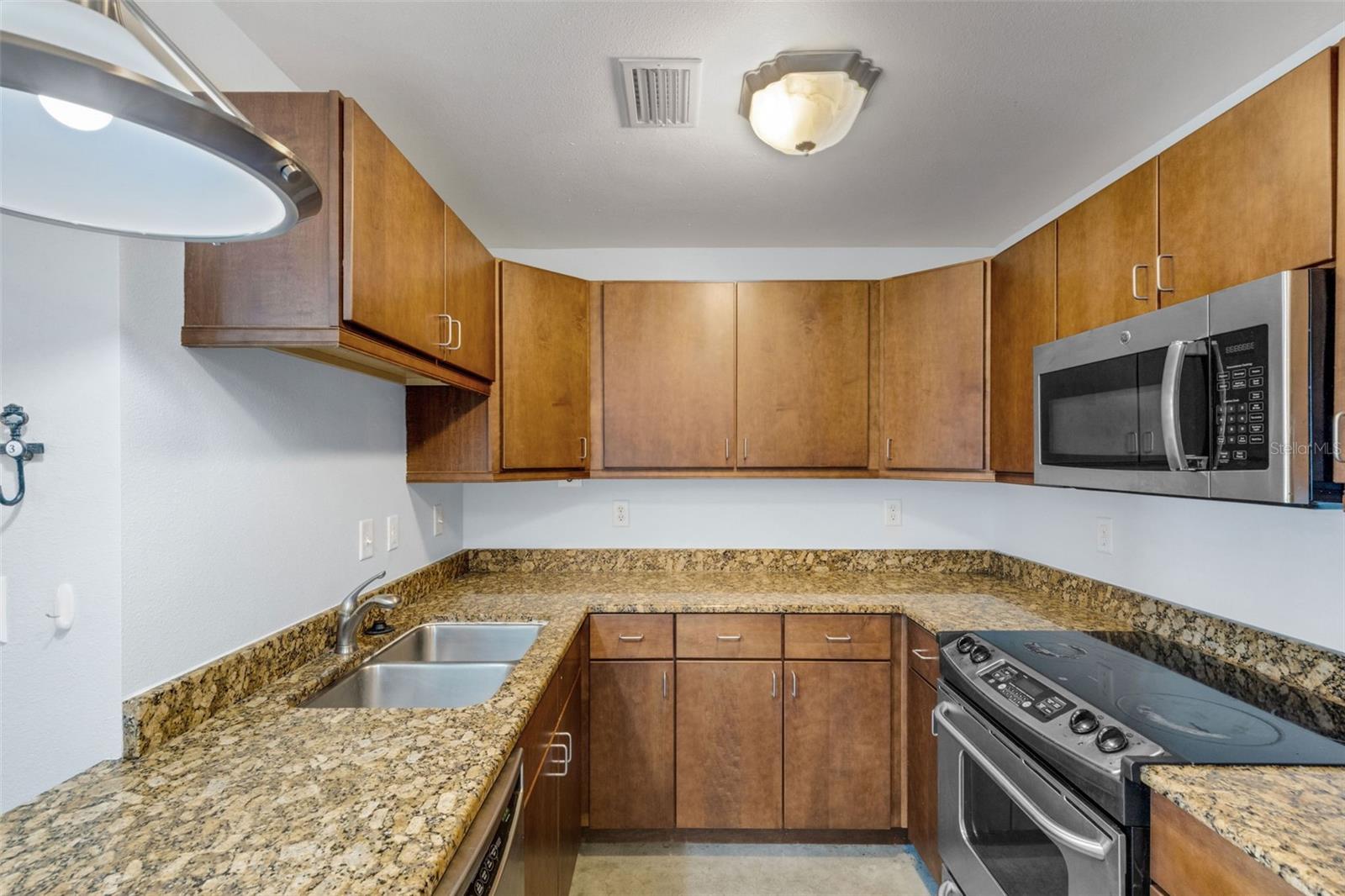 Residential in LAKELAND 3