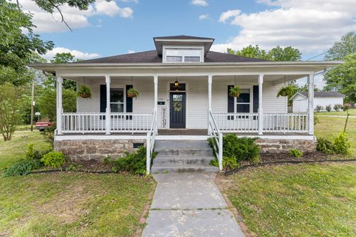 204 Jefferson Ave E, Carthage, TN, 37030-1324 | Card Image