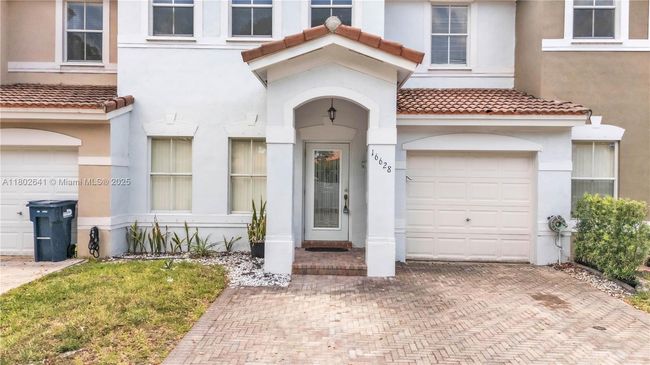 16628 Sw 47 Th Ter, Townhouse with 3 bedrooms, 3 bathrooms and null parking in Miami FL | Image 22