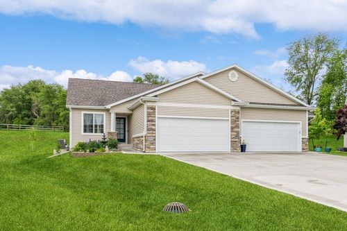 1975 Copper Wynd Ct, Pleasant Hill, IA, 50327-2314 | Card Image