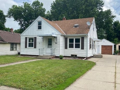 705 11th St Sw, Willmar, MN, 56201-3024 | Card Image