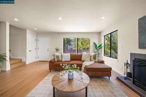 1705 Dalessi Dr, Pinole, CA, 94564 | Card Image