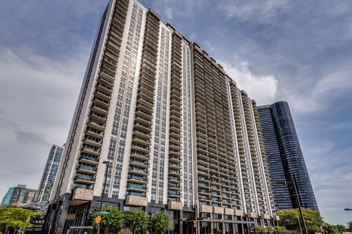 1812-400 E Randolph St, Chicago, IL, 60601-7306 | Card Image