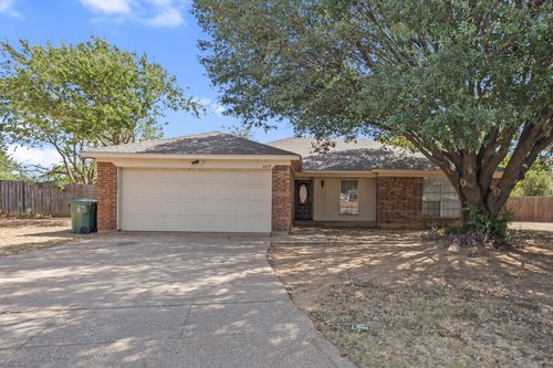 6229 Maple Springs Drive, Arlington, TX, 76001 | Card Image