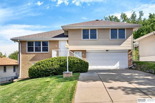 4428 Frederick Street, Omaha, NE, 68105 | Card Image