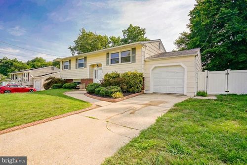 527 Hobart Dr, CLEMENTON, NJ, 08021-4944 | Card Image