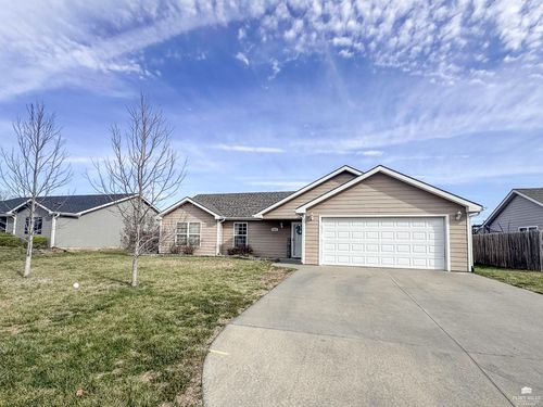 412 Brookridge Dr, Manhattan, KS, 66502-7169 | Card Image