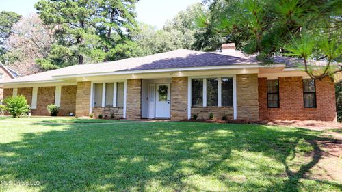 142 Dorchester Ct, Brandon, MS, 39047-8032 | Card Image