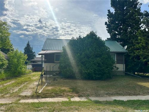 208 2nd St, Medstead, SK, S0M0B7 | Card Image