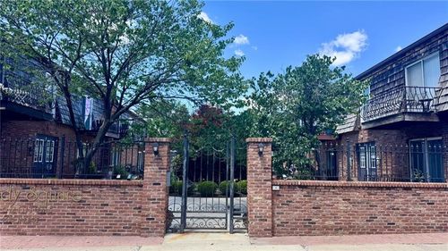 5-4426 Jarboe St, Kansas City, MO, 64111-3532 | Card Image