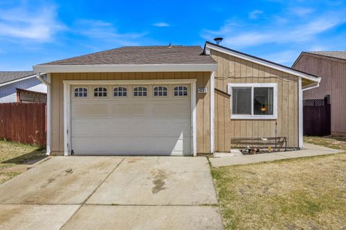 4201 Oberon Ave, North Highlands, CA, 95660-5465 | Card Image
